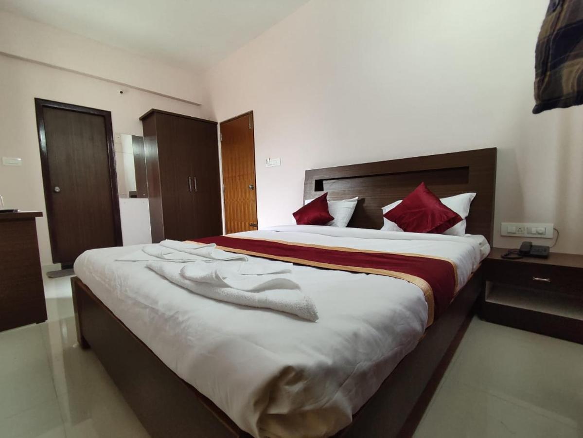 Hotel Royal Suites Bengalúr Exteriér fotografie